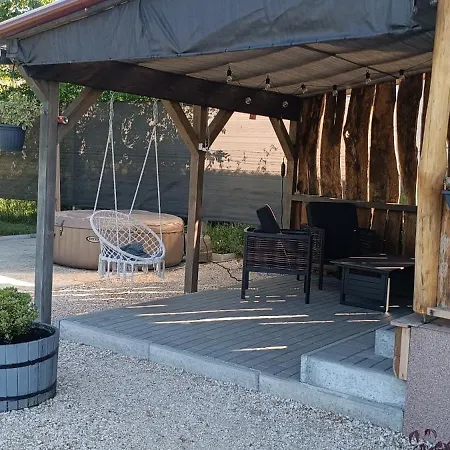Vakantiehuis Lebego Falu Vendeghaz Oroszlány